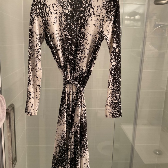 Diane Von Furstenberg Classic Wrap Dress - Picture 8 of 11